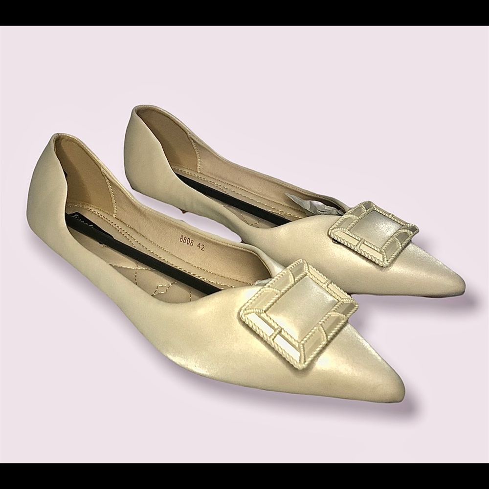Women’s Closed Pointed Toe Cream Slip on Flats